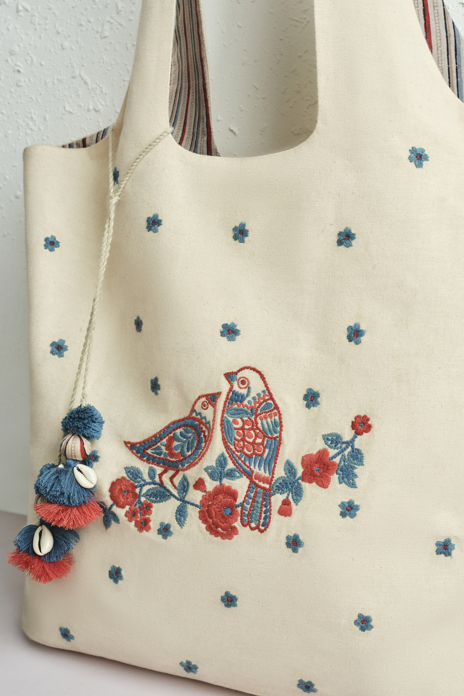 White Printed Reversible Jhola Bag, , image 4